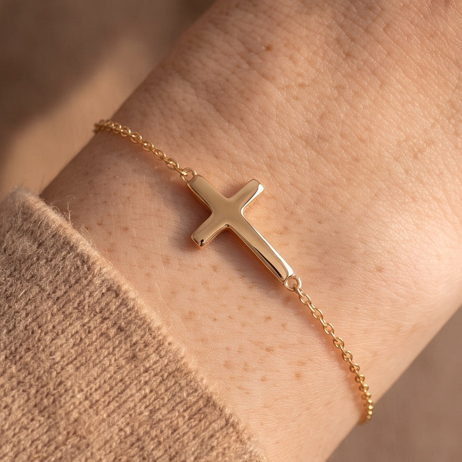Gold bracelet on the wrist